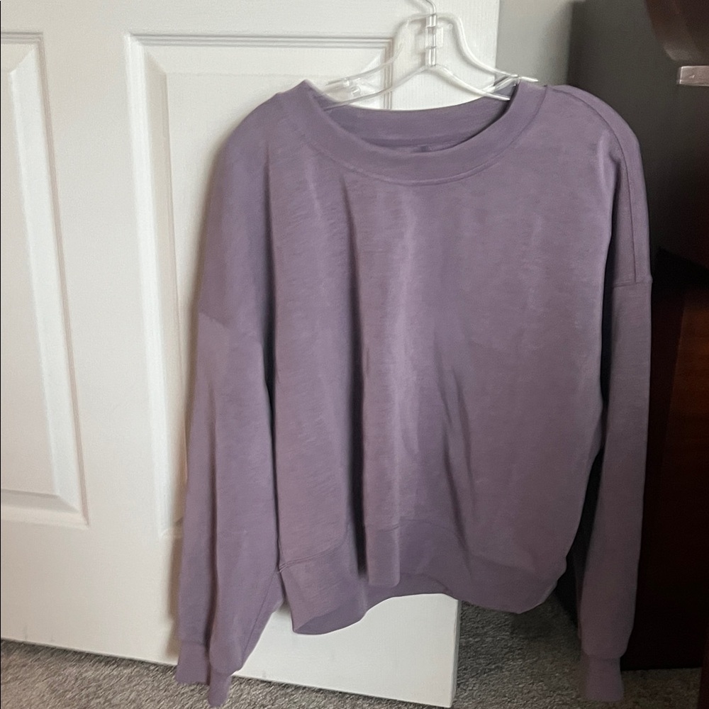 Women's Purple Soft Stream Lululemon size 12.  Like new condition.